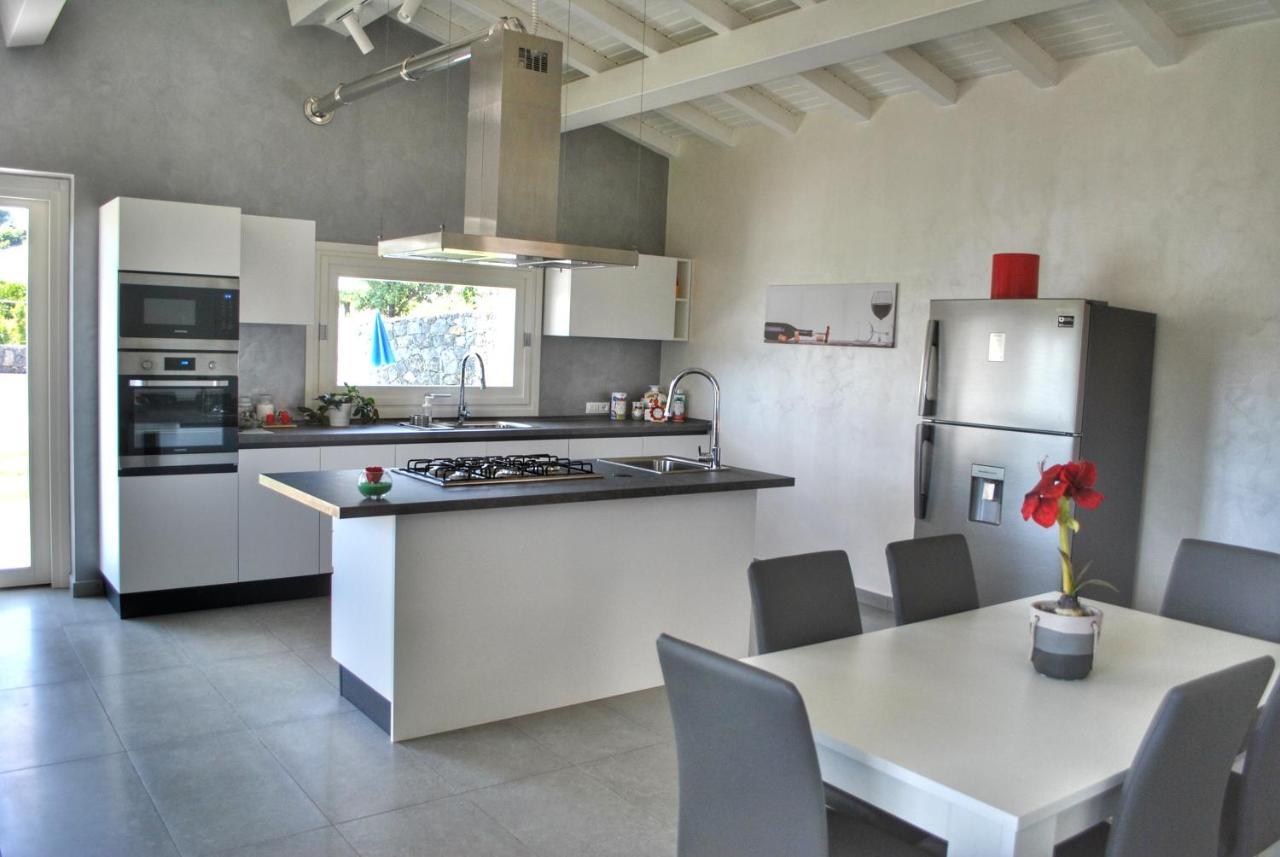 Villa Dedalisa By Holidayngo Acireale Bagian luar foto