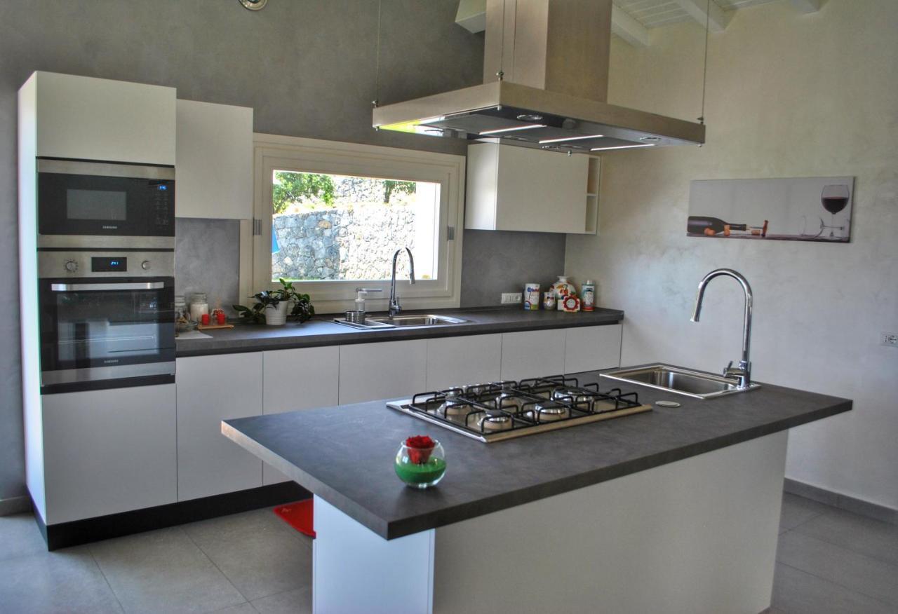 Villa Dedalisa By Holidayngo Acireale Bagian luar foto
