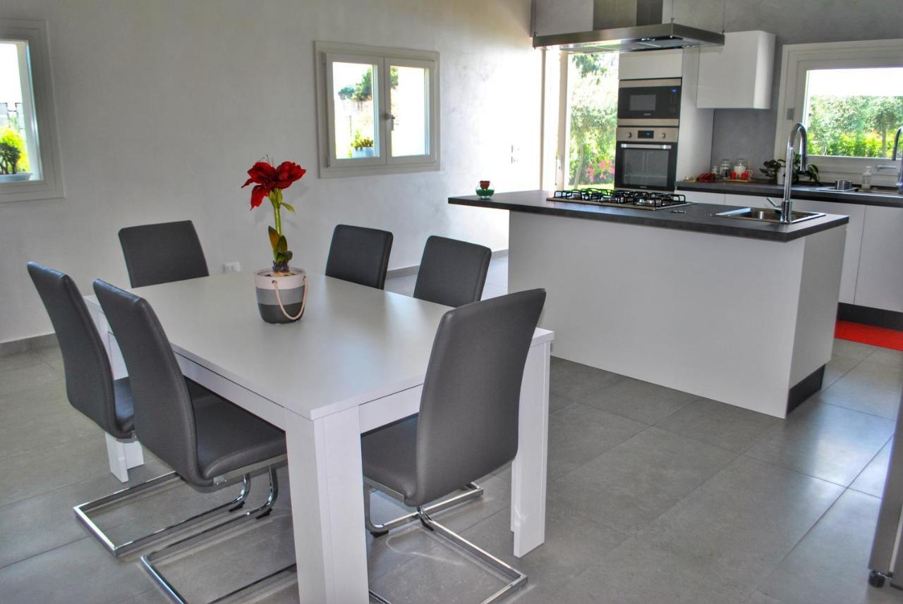Villa Dedalisa By Holidayngo Acireale Bagian luar foto
