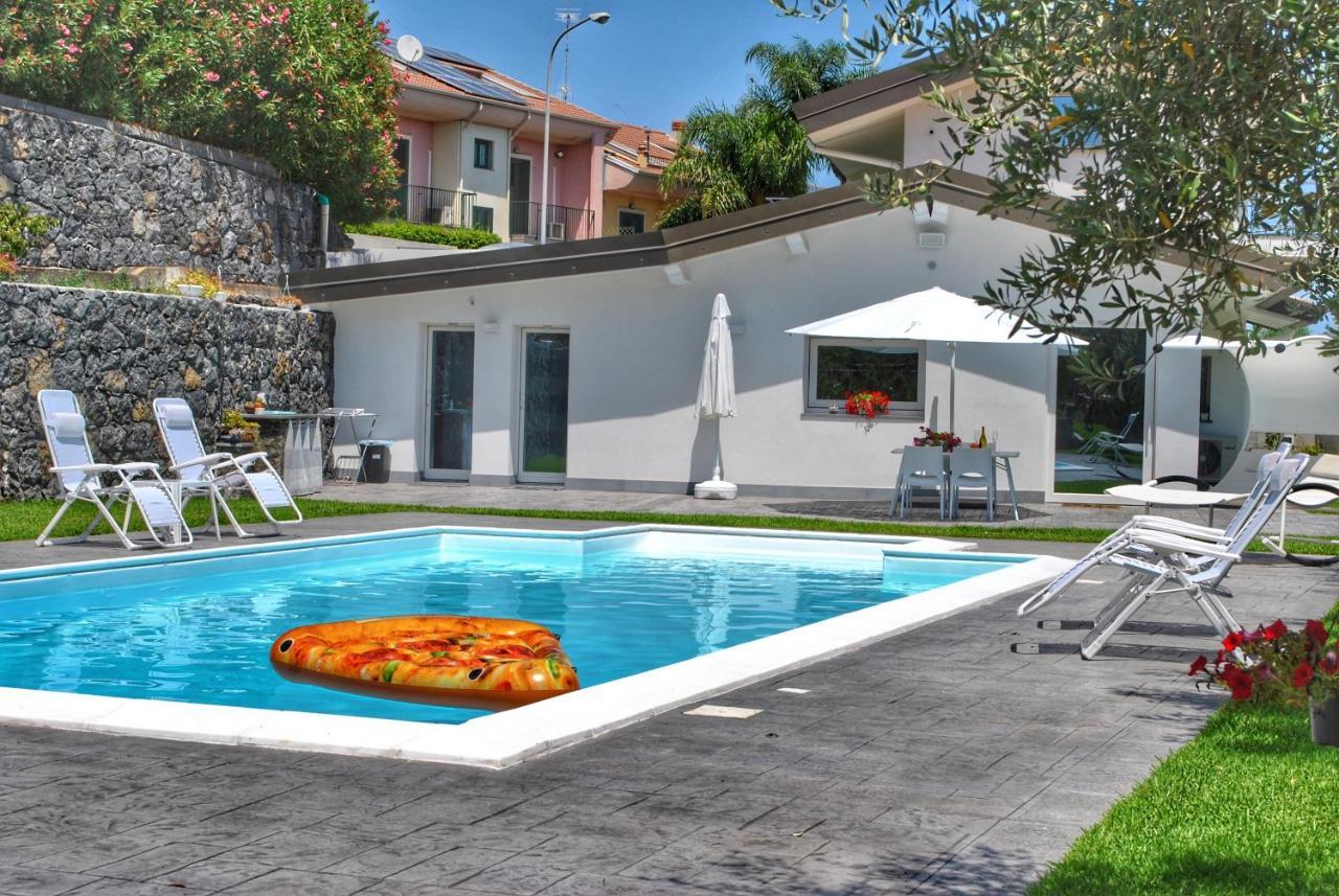 Villa Dedalisa By Holidayngo Acireale Bagian luar foto